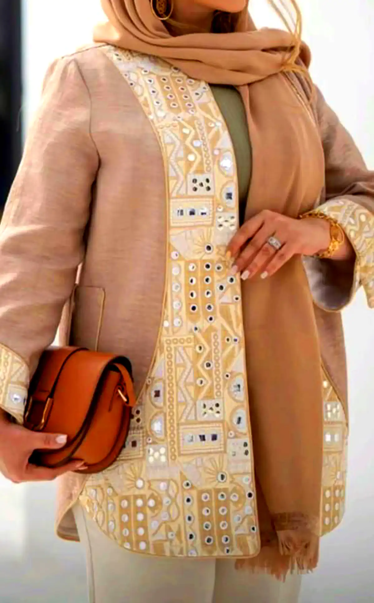 مانتو شاد سنتی