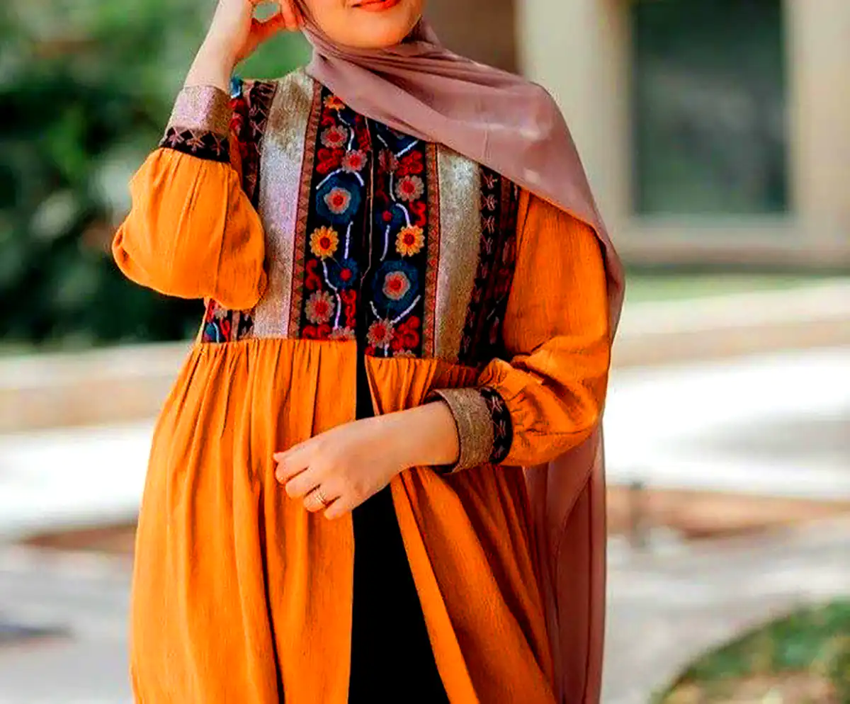 مانتو شاد سنتی