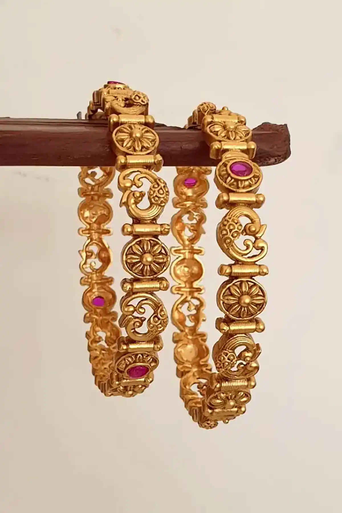 النگو سنگی زیبا
