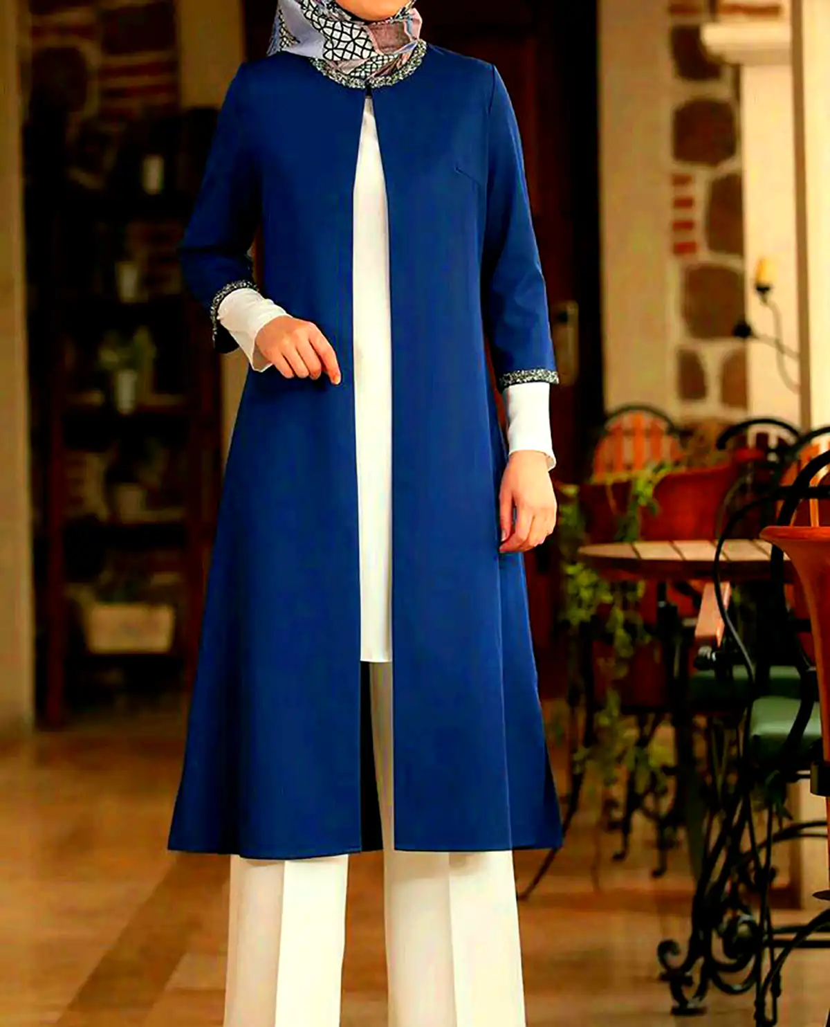 استایل سفید سرمهای شیک (جدیدترین مدل های ترند امسال ۱۴۰۴ - ۲۰۲۵) استایل سفید سرمه ای شیک