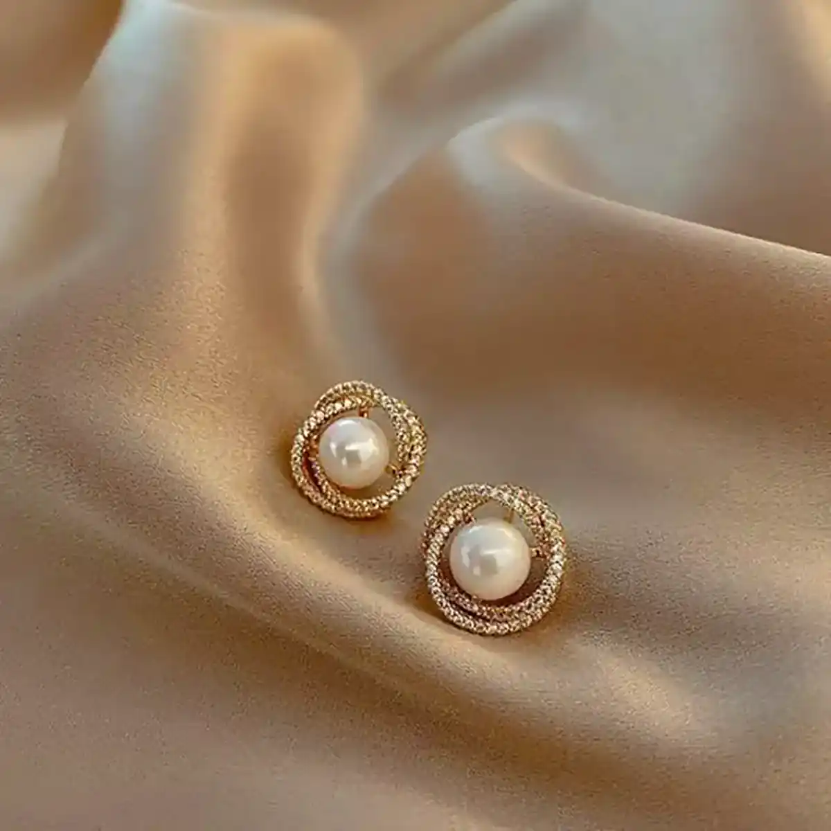 گوشواره میخی مرواریدی