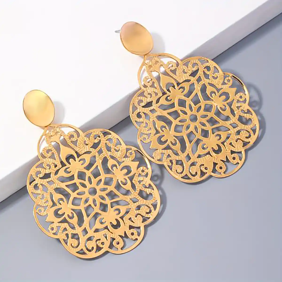 گوشواره زنانه کلاسیک آویز
