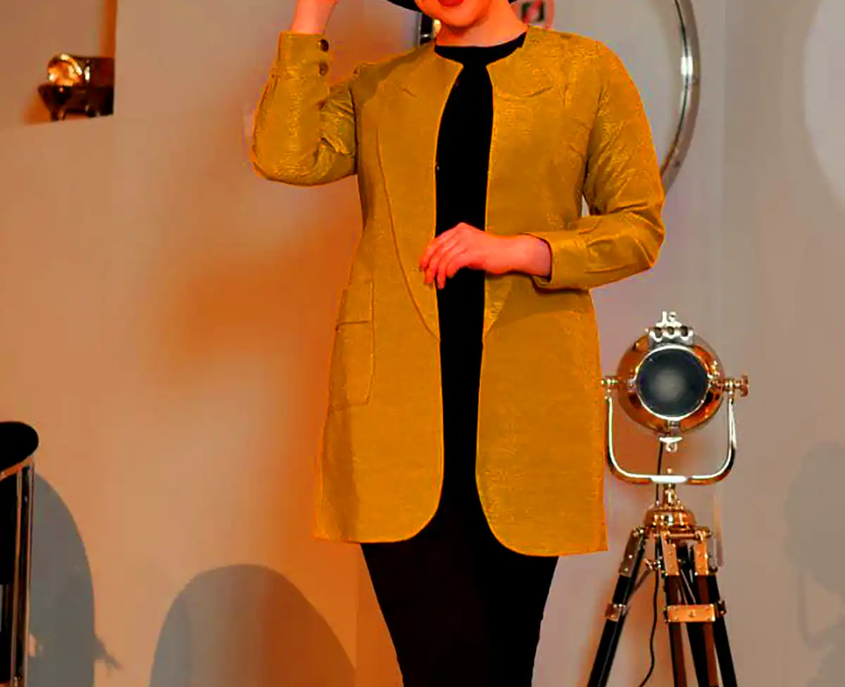 کت گرم و شیک زنانه