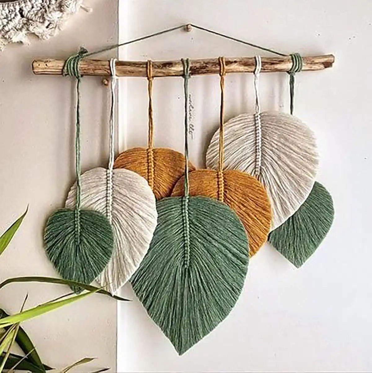 دیوارکوب برگ مکرومه