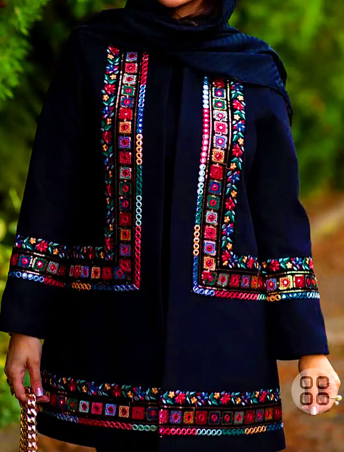 پالتوهای سنتی گلدوزی شده (جدیدترین مدل های ترند امسال ۱۴۰۴ - ۲۰۲۵) پالتو سنتی گلدوزی شده