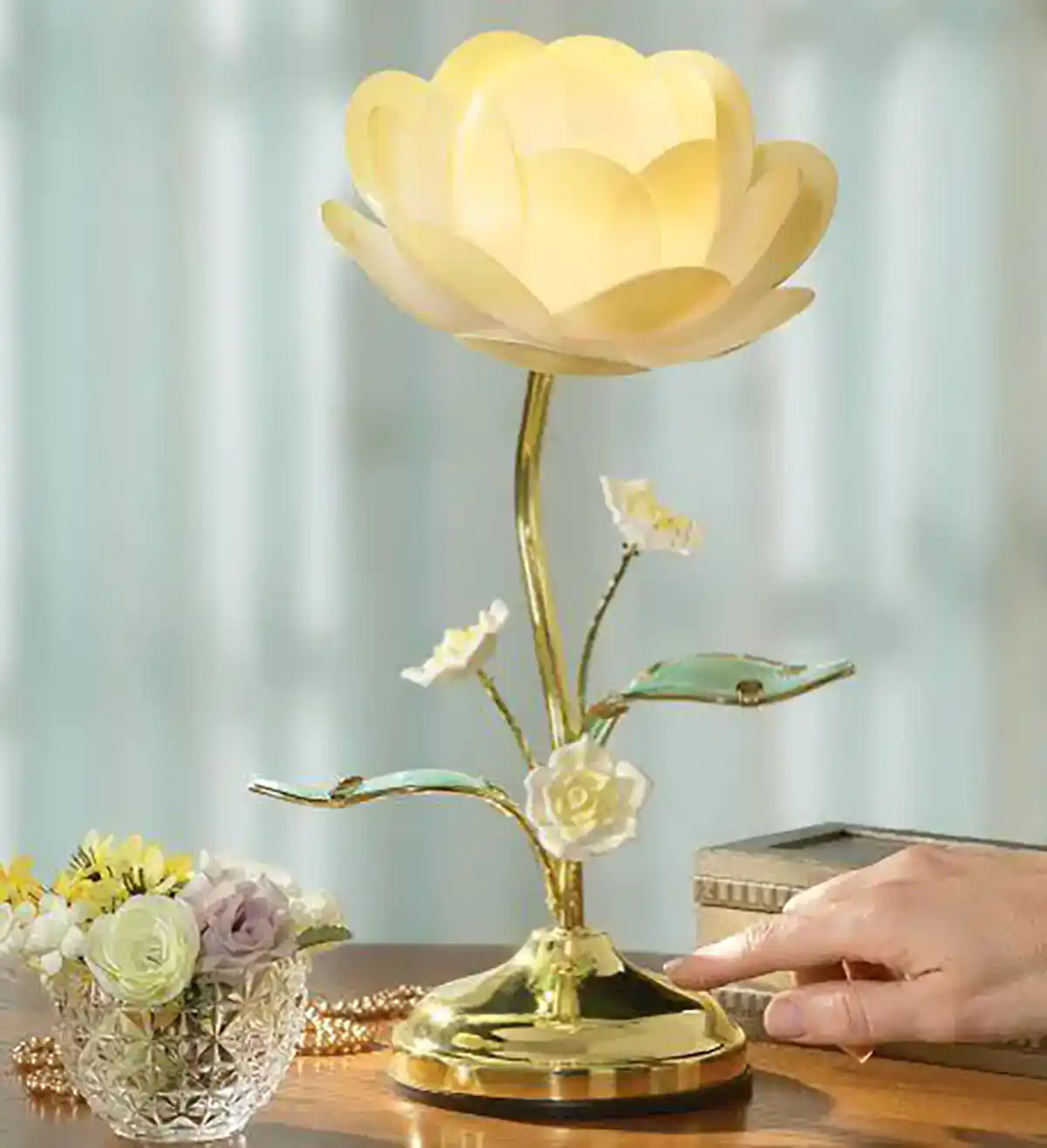 چراغ خواب رومیزی طرح گل