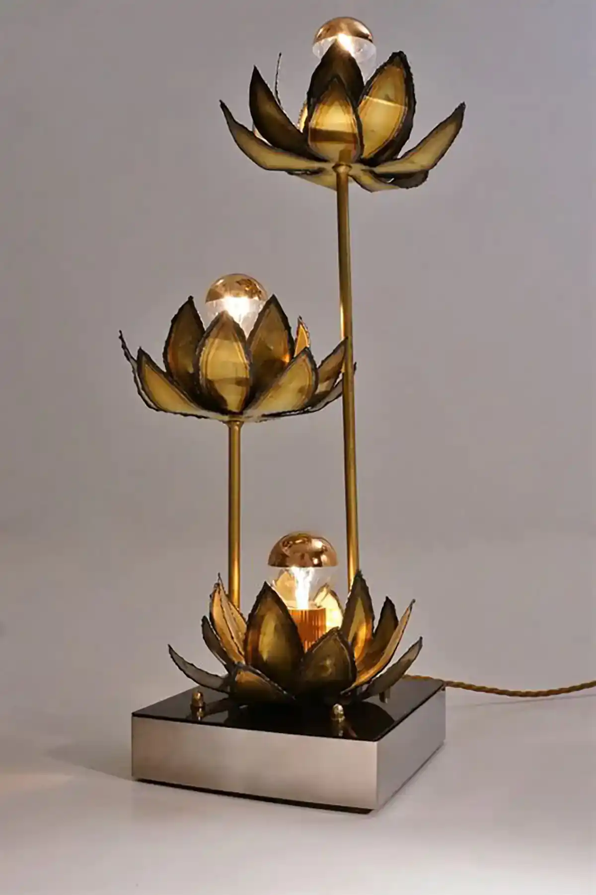چراغ خواب رومیزی طرح گل