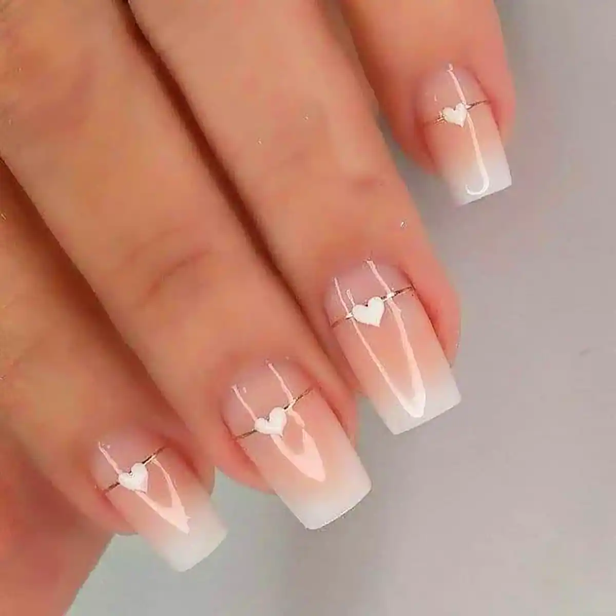 مدل خاص و زیبای ژلیش ناخن