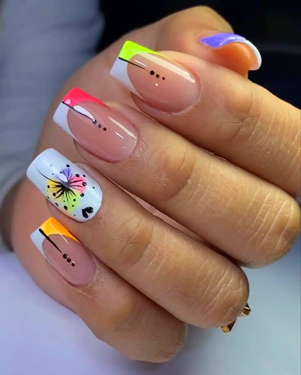 مدل خاص و زیبای ژلیش ناخن