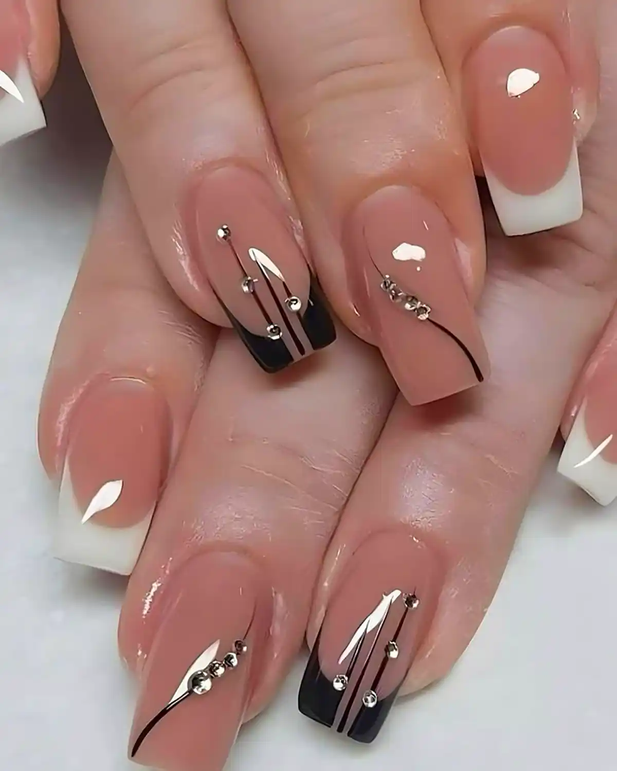 مدل خاص و زیبای ژلیش ناخن