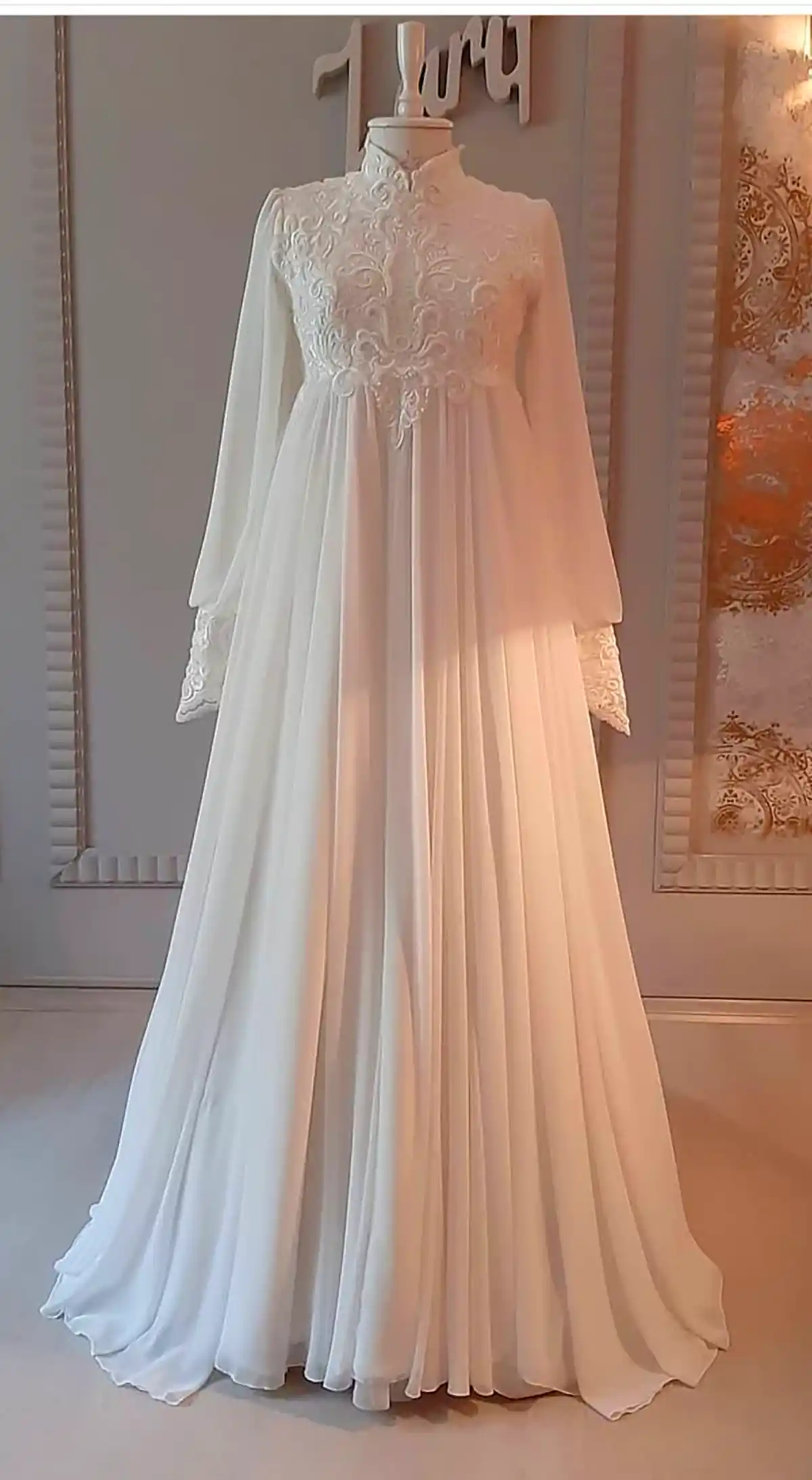 لباس عروس پوشیده ساده و رنگی