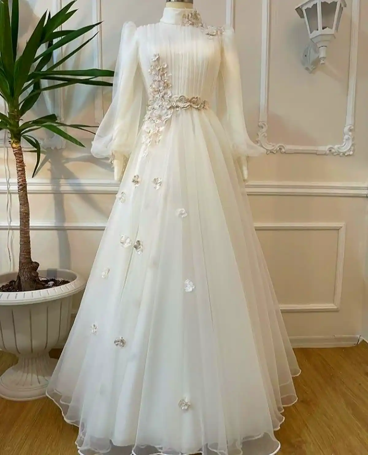 لباس عروس پوشیده ساده و رنگی