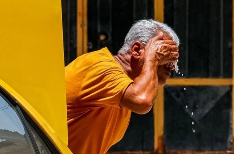 اشعه فرابنفش چیست و چه ارتباطی با سرطان دارد ؟