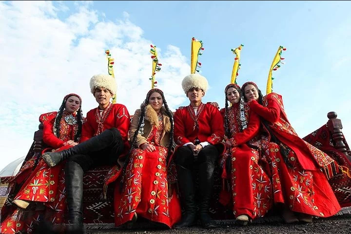 لباس محلی کدام قوم ایران چشمگیرتر و زیباتره ؟!