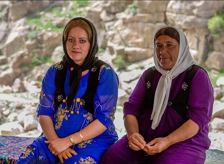لباس محلی کدام قوم ایران چشمگیرتر و زیباتره ؟!