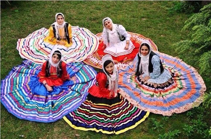 لباس محلی کدام قوم ایران چشمگیرتر و زیباتره ؟! لباس محلی کدام قوم ایران چشمگیرتر و زیباتره ؟!