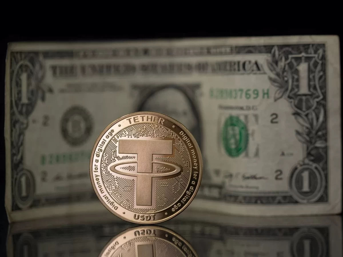 دلار کاغذی بخریم یا تتر ؛ سود کدام بیشتر است؟