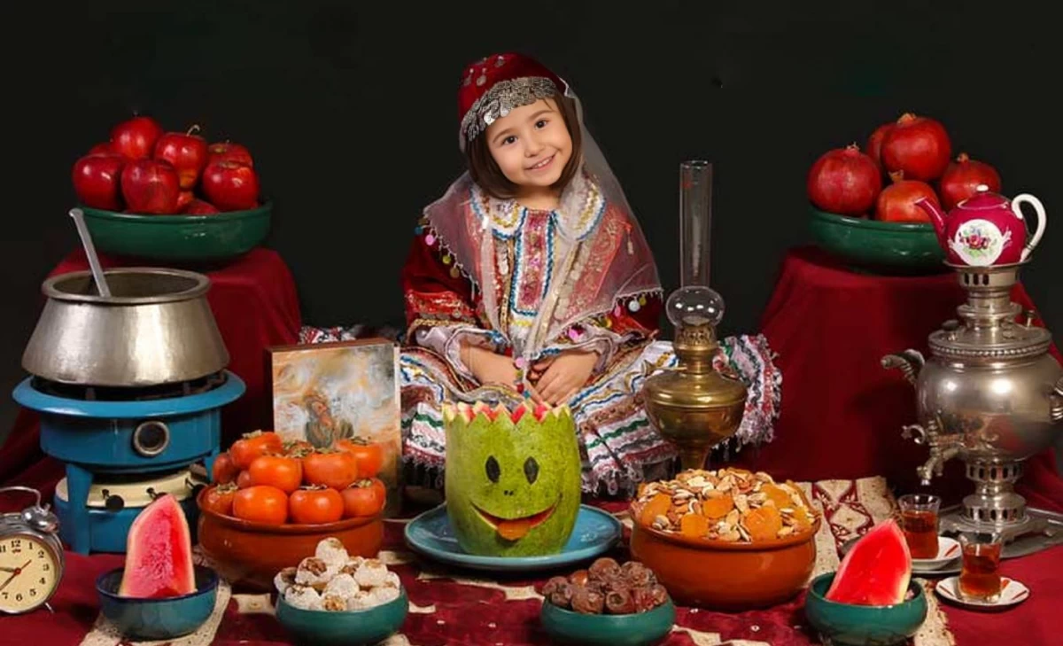 چرا شب یلدا انار و هندوانه میخوریم؟(خوراکیهای یلدایی شهرهای مختلف)