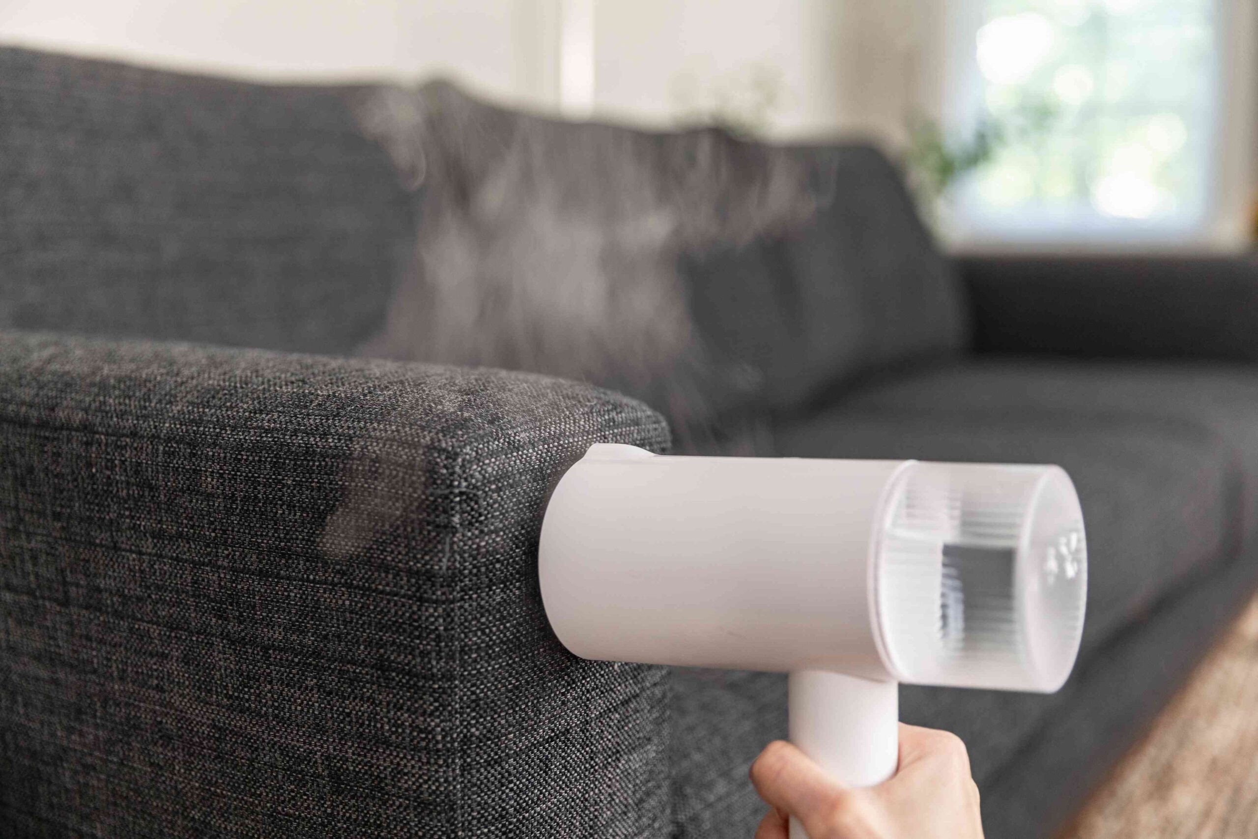مبل چرک مرده را چگونه تمیز کنیم؟ آموزش قدم به قدم {انواع مبلمان}