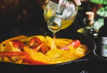 چگونگی استفاده دوباره از روغن سرخ کردنی (2 نکته مهم)