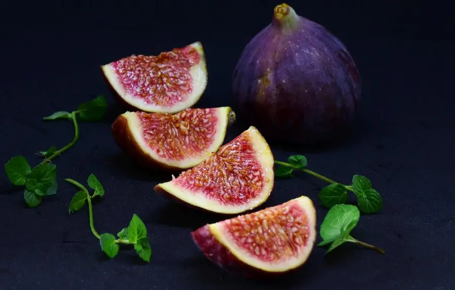 تعبیر خواب انجیر 🍑 (کامل و رایگان | از نظر معبران و موضوعات مختلف)