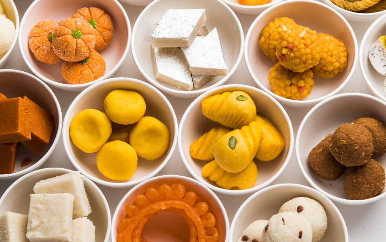 تعبیر خواب شیرینی🍩🍪 (کامل و رایگان | از نظر معبران و موضوعات مختلف) تعبیر خواب شیرینی🍩🍪 (کامل و رایگان | از نظر معبران و موضوعات مختلف)