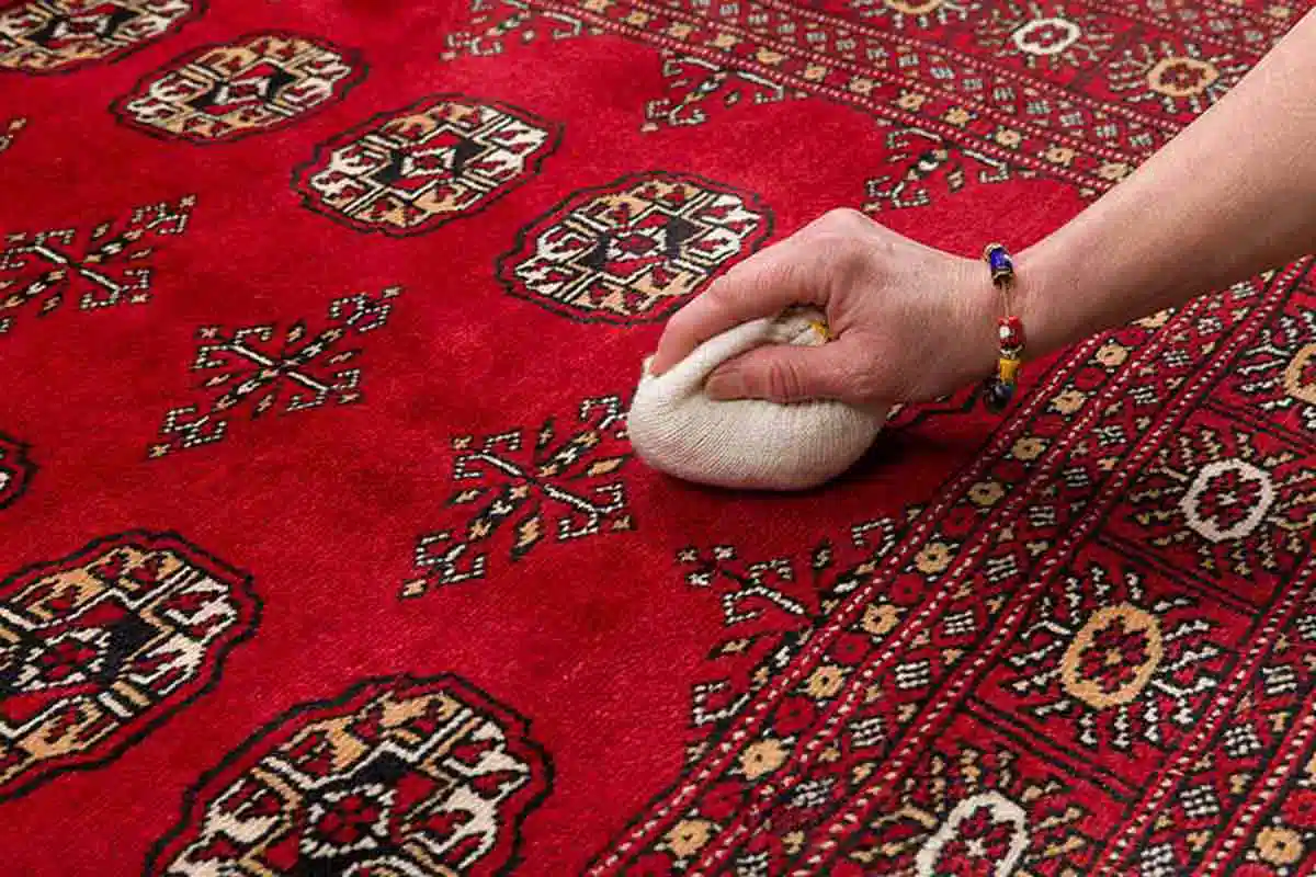 اگر وایتکس روی فرش بریزد چه کنیم؟