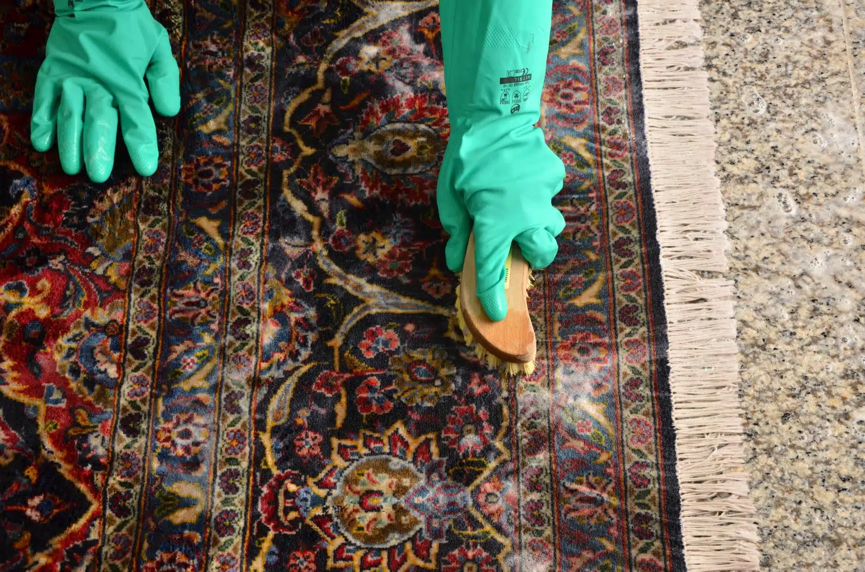 نکات مهم و کلیدی شستن فرش و موکت در حیاط و خانه