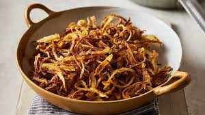 طرز تهیه ی پیاز داغ مجلسی + خواص فوق العاده ی پیازداغ (2 نکته مهم)