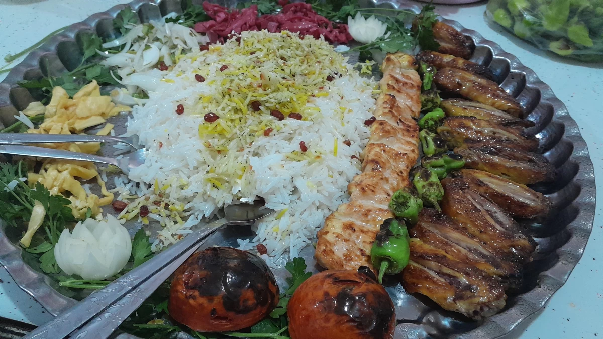 آدرس و تلفن بهترین سفره خانه سنتی در خرم آباد آدرس و تلفن بهترین سفره خانه سنتی در خرم آباد