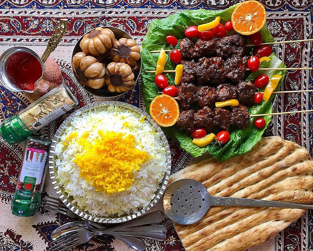 آدرس و تلفن بهترین سفره خانه سنتی در ساری