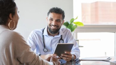 آدرس و تلفن بهترین فوق تخصص جراحی پلاستیک و ترمیمی چشم در بندرعباس