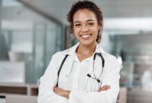 بهترین فوق تخصص جراحی پلاستیک و ترمیمی چشم در شیراز