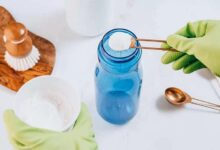 3 روش عالی برای تمیز کردن بطری های روغنی (2 ترفند عالی)