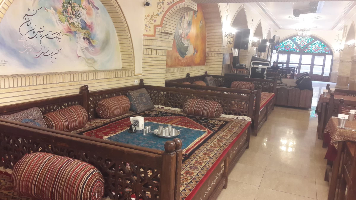 لیست بهترین سفره خانه سنتی در شیراز + آدرس و تلفن