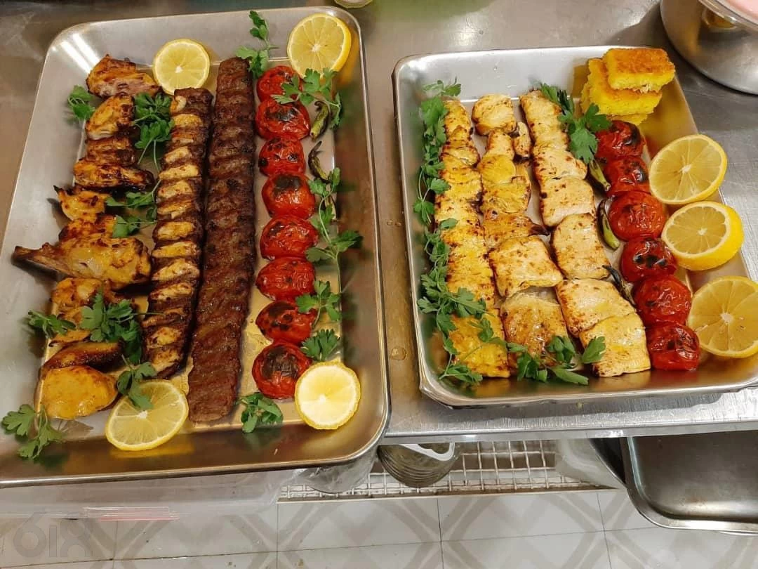 لیست بهترین سفره خانه سنتی در همدان + آدرس و تلفن لیست بهترین سفره خانه سنتی در همدان + آدرس و تلفن