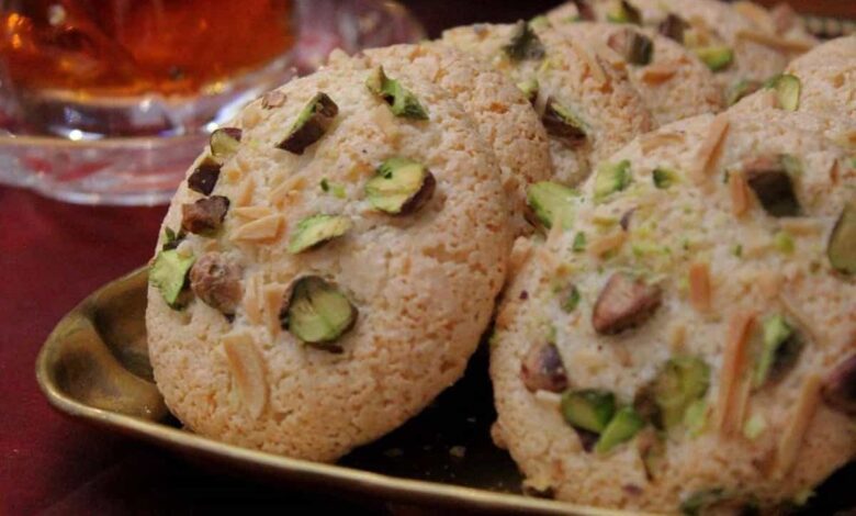 مواد لازم و آموزش قرابیه بادام خانگی (مرحله به مرحله)