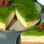 مواد لازم و آموزش چیز کیک کیوی خانگی (مرحله به مرحله)