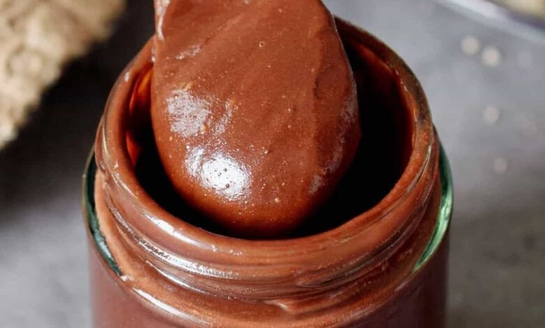 مواد لازم و آموزش کرم شکلاتی خانگی (مرحله به مرحله)
