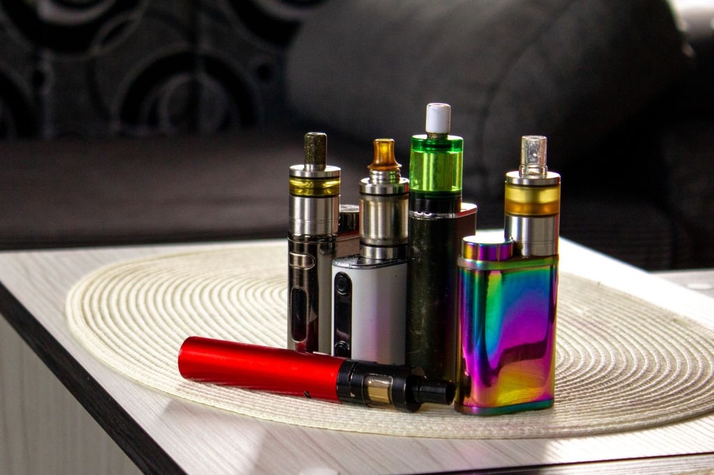 دستگاه ویپ (Vape) چیست ؟ مضرات ویپ و مقایسه آن با سیگار