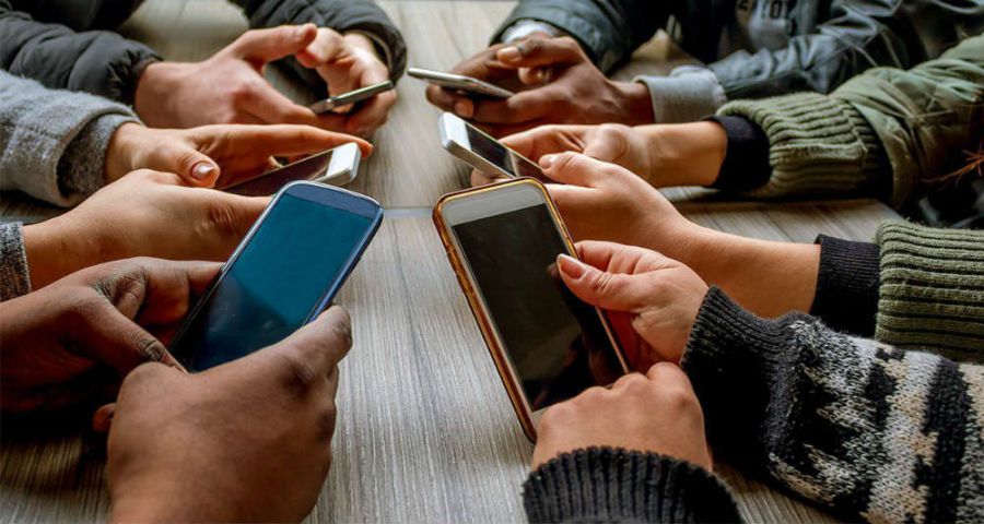 اعتیاد به فضای مجازی : عوارض استفاده مداوم از شبکه های اجتماعی