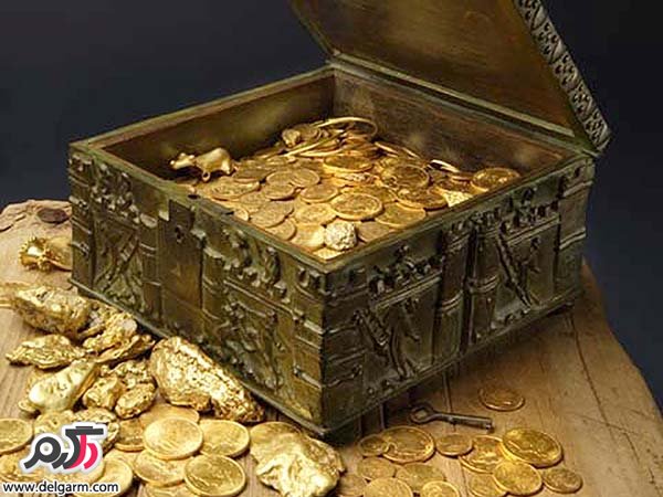 افراد به دنبال گنج