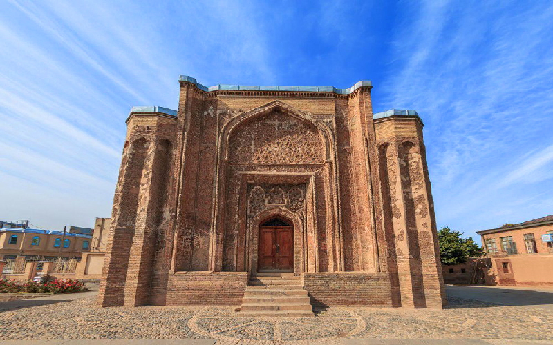 گنبد علویان همدان