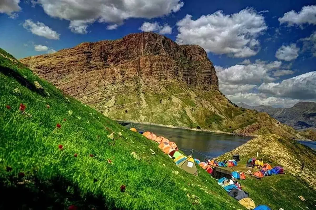 دشت هلن منطقه ای زیبا در چهارمحال و بختیاری (+ تصاویر) دشت هلن منطقه ای زیبا در چهارمحال و بختیاری (+ تصاویر)