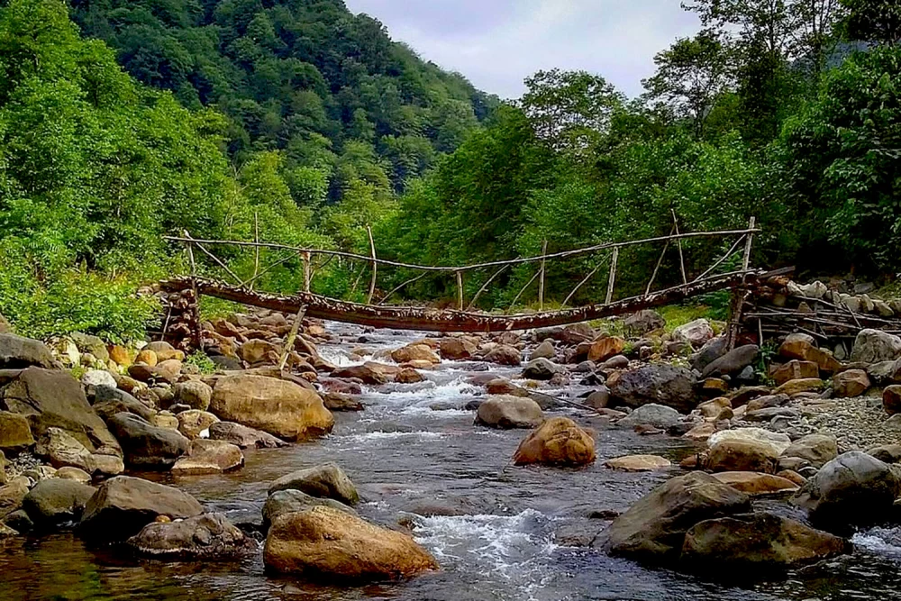 چشمه آب شور لاکان