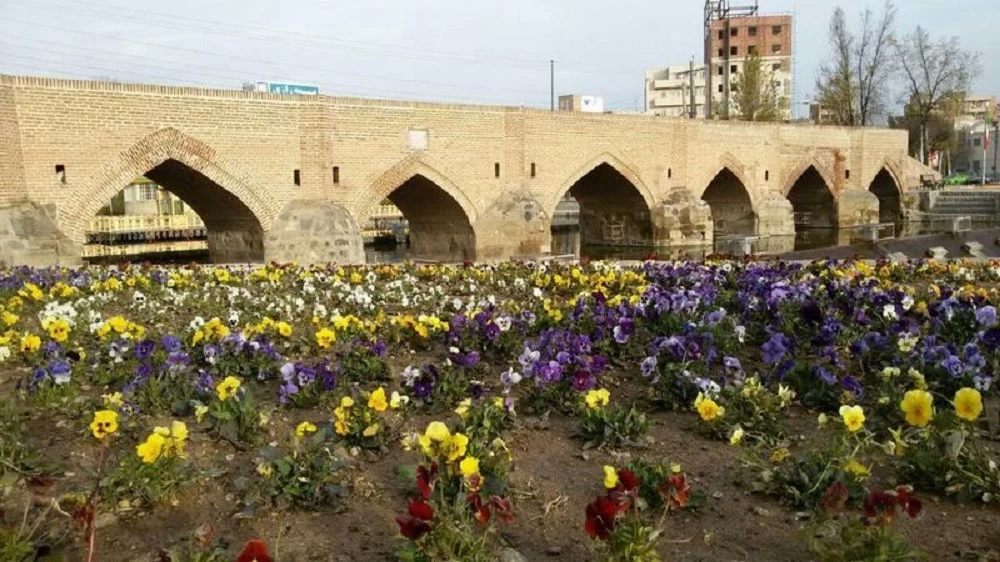 جاهای دیدنی اردبیل در شب