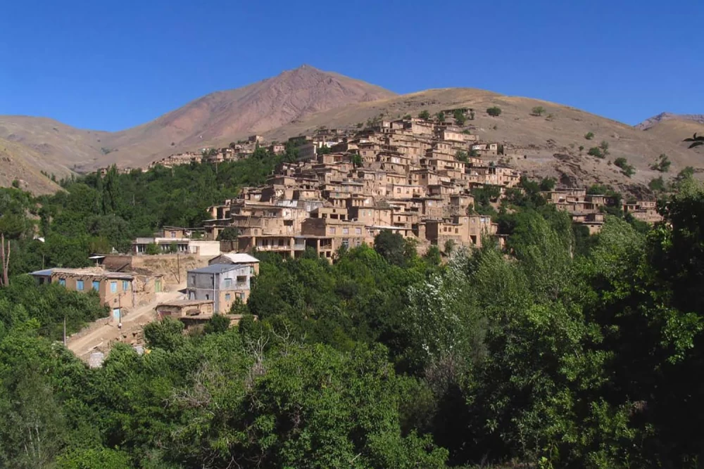 روستای خرو کجاست؟