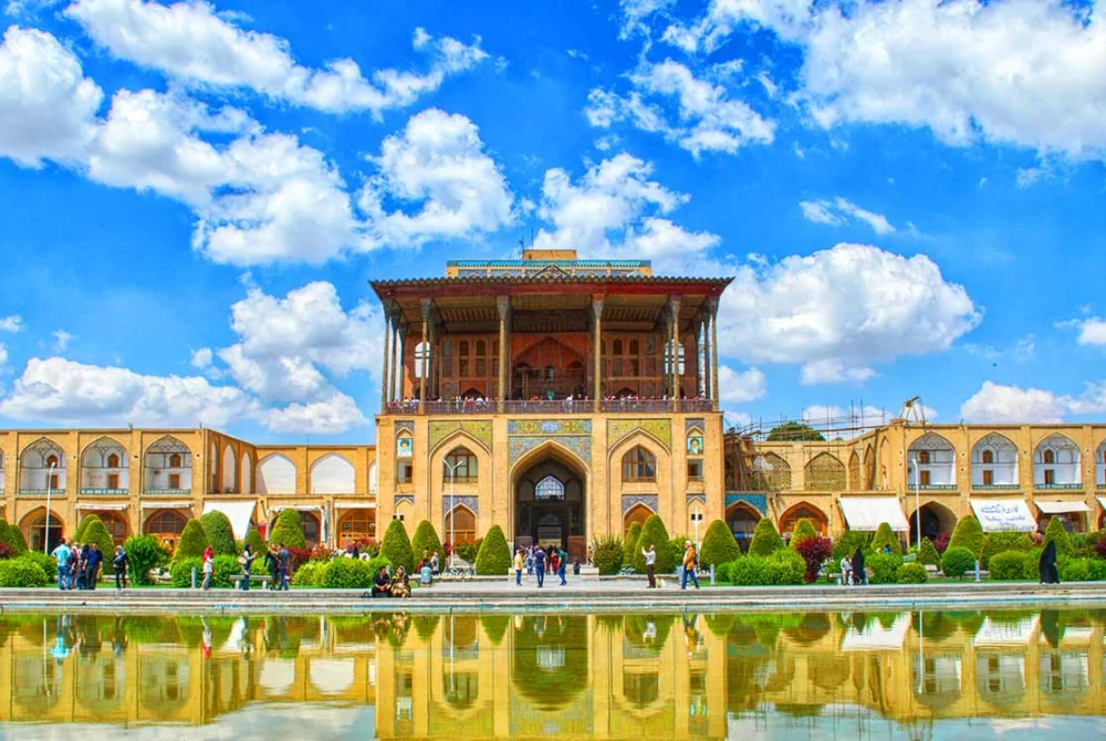 کاخ عالی قاپو