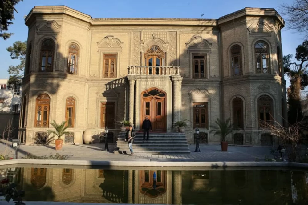 سفر به موزه آبگینه تهران