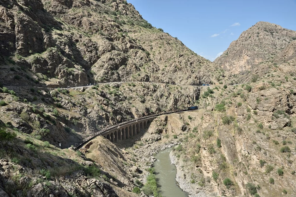 مسیر دسترسی به رودخانه سزار